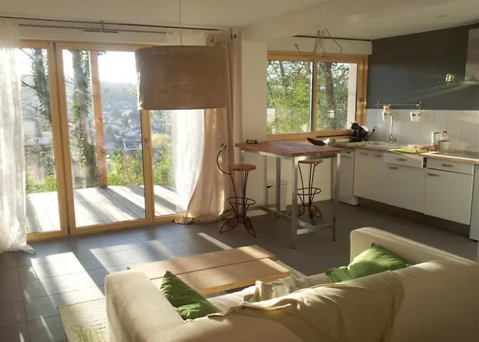 33 * Saint-Rémy-lès-Chevreuse